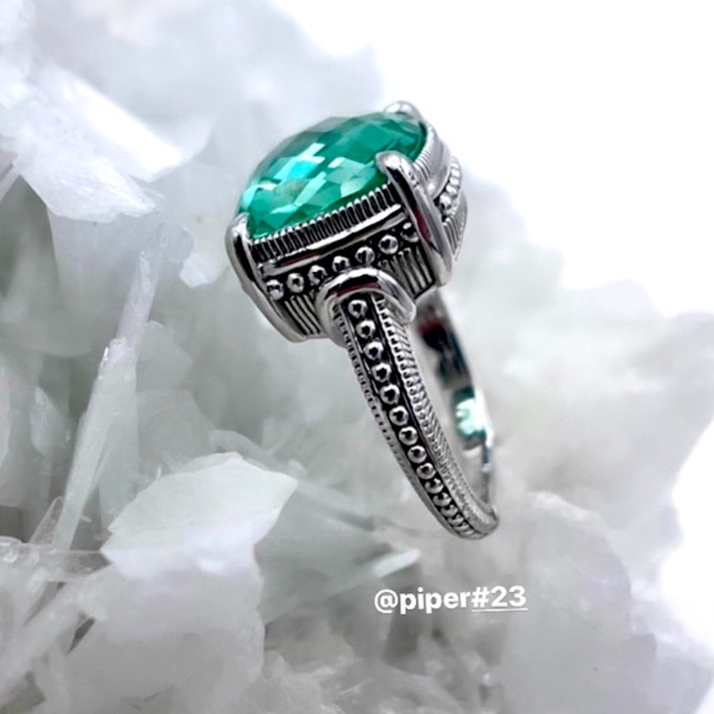 EUC Judith Ripka Sterling Silver 3.0 carat synthetic Paraiba Spinel Cushion Ring - Picture 4 of 10